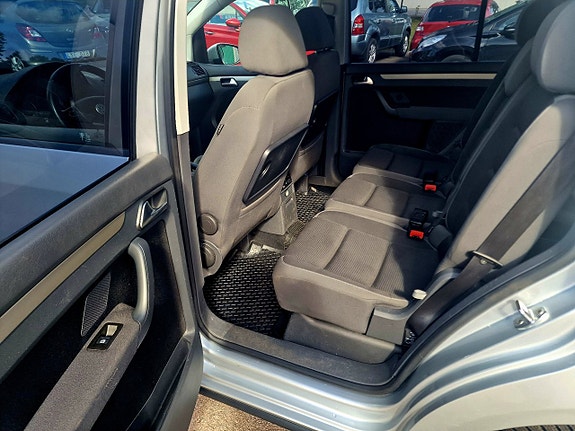 Volkswagen Touran 10 of 24