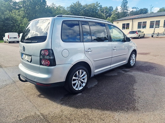 Volkswagen Touran 4 of 24