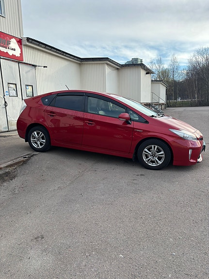 Toyota Prius 4 of 4