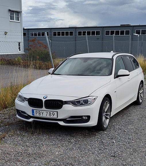 BMW 328i 2 of 3