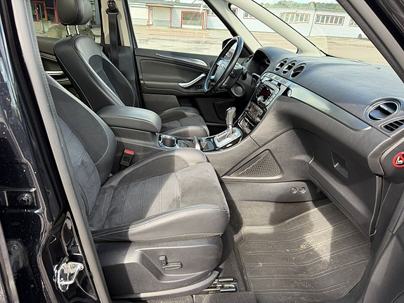 Ford S-MAX 9 of 15