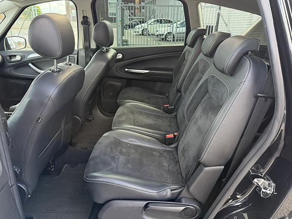 Ford S-MAX 8 of 15