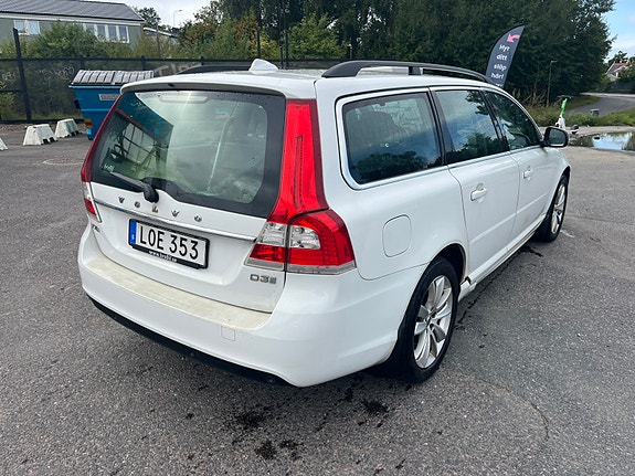 Volvo V70 4 of 7