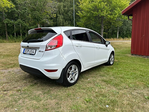 Ford Fiesta 4 of 13