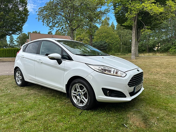 Ford Fiesta 2 of 13