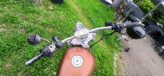 Harley-Davidson Sportster 4 of 6