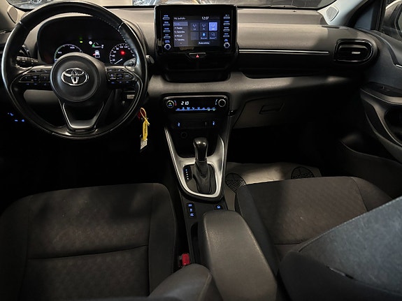Toyota Yaris 15 of 16