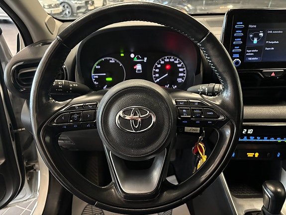 Toyota Yaris 7 of 16