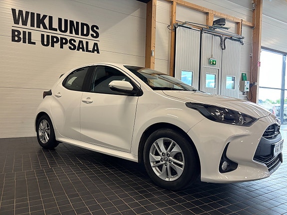 Toyota Yaris 3 of 16