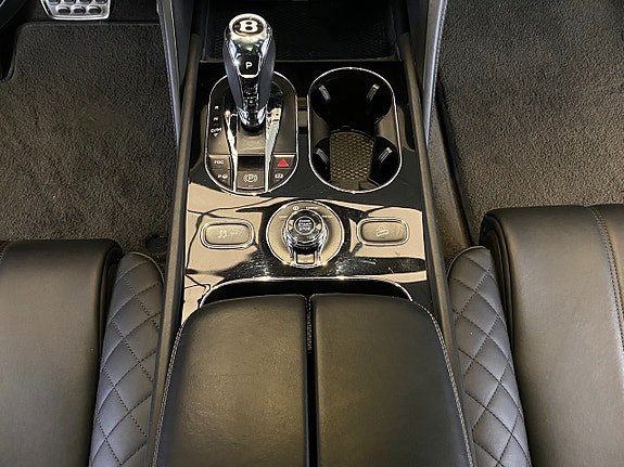 Bentley Bentayga 14 of 30