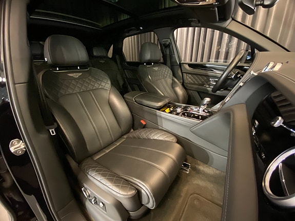 Bentley Bentayga 10 of 30