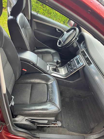 Volvo V70 9 of 15