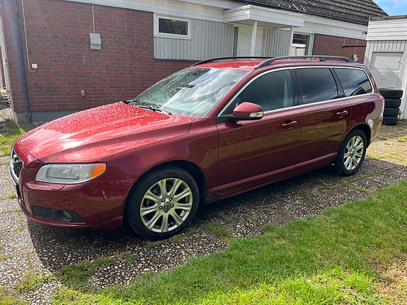 Volvo V70 4 of 15