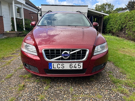 Volvo V70 3 of 15