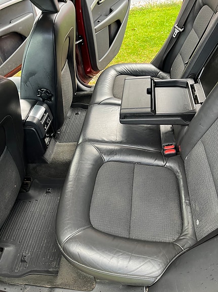 Volvo V70 10 of 15