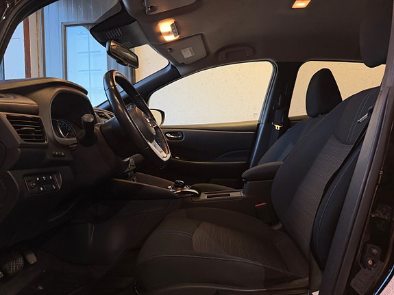 Nissan Leaf 9 of 14