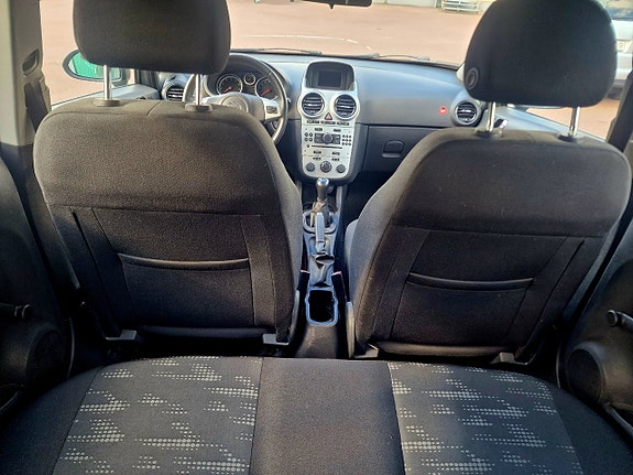 Opel Corsa 14 of 18