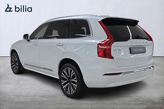 Volvo XC90 2 of 25