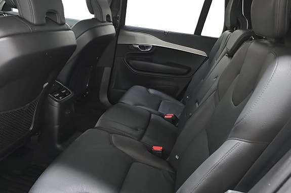 Volvo XC90 13 of 25