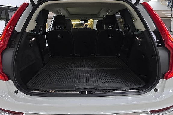 Volvo XC90 12 of 25
