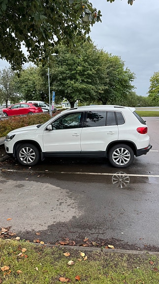 Volkswagen Tiguan 3 of 8