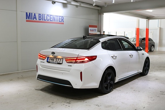 Kia Optima 3 of 24