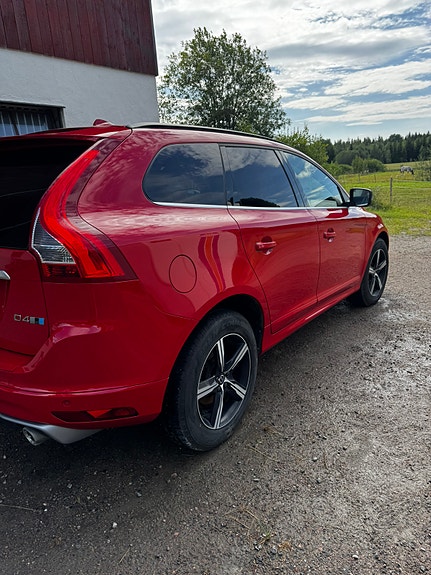Volvo XC60 3 of 8