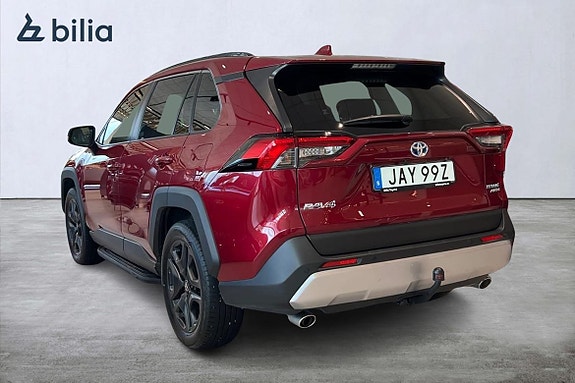 Toyota RAV4 2 of 23