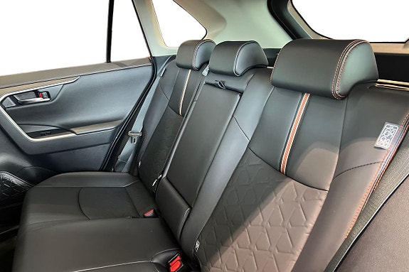 Toyota RAV4 13 of 23