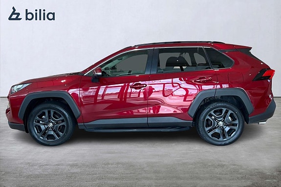 Toyota RAV4 3 of 23