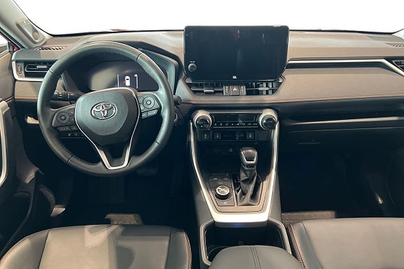Toyota RAV4 10 of 23