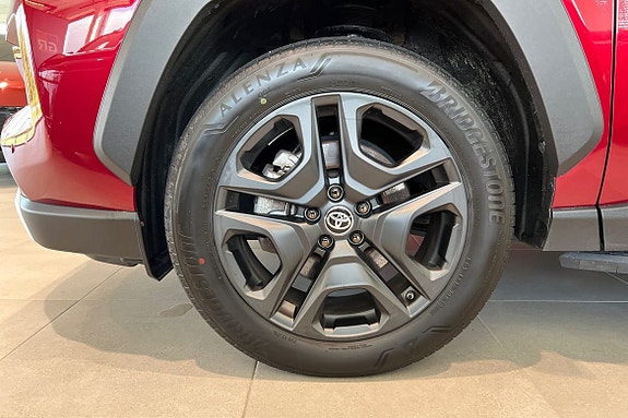 Toyota RAV4 17 of 23