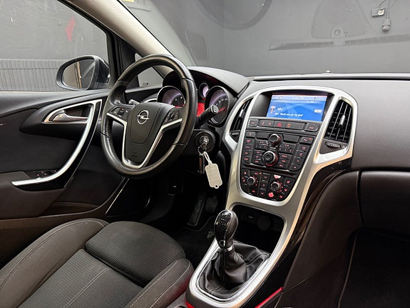 Opel Astra 9 of 15