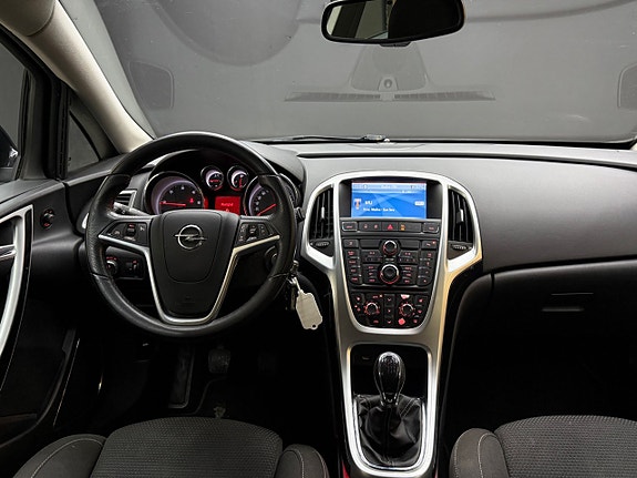 Opel Astra 10 of 15