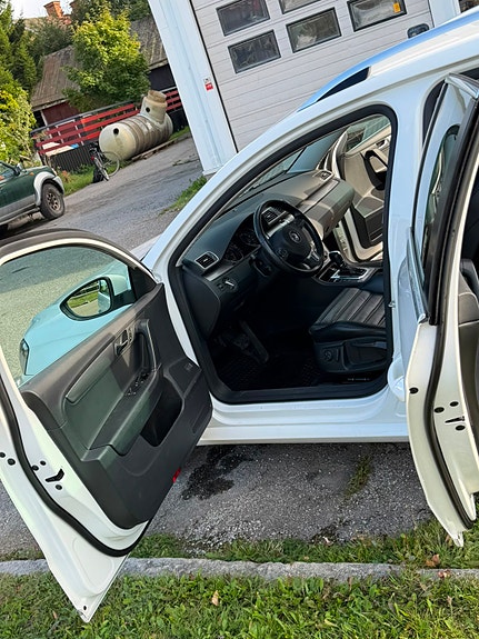 Volkswagen Passat 7 of 17