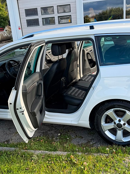 Volkswagen Passat 8 of 17