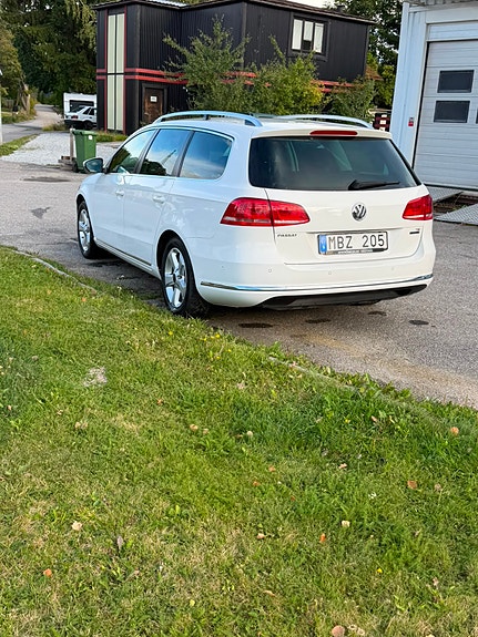 Volkswagen Passat 16 of 17
