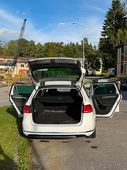 Volkswagen Passat 11 of 17