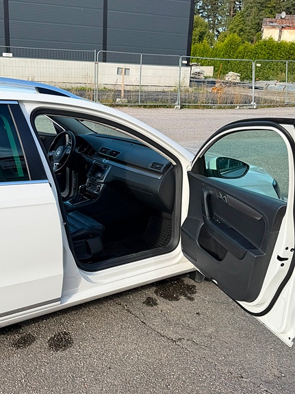 Volkswagen Passat 6 of 17