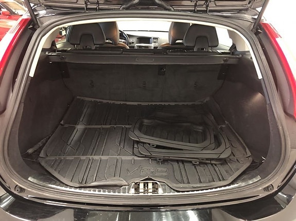 Volvo V60 8 of 9