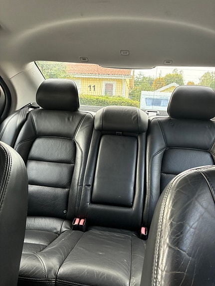 Volvo S80 3 of 7