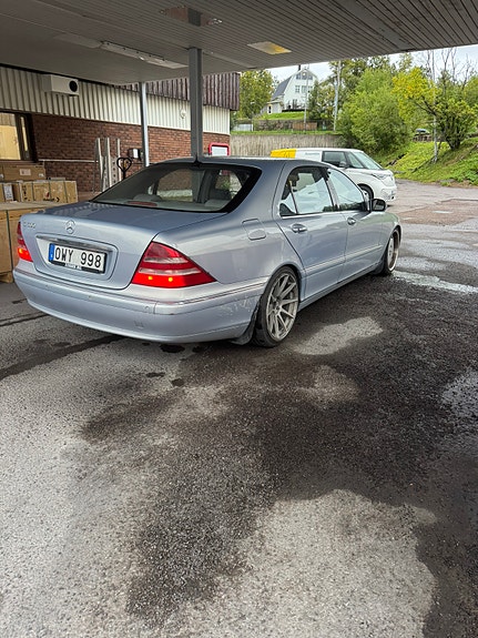 Mercedes-Benz S500 2 of 4