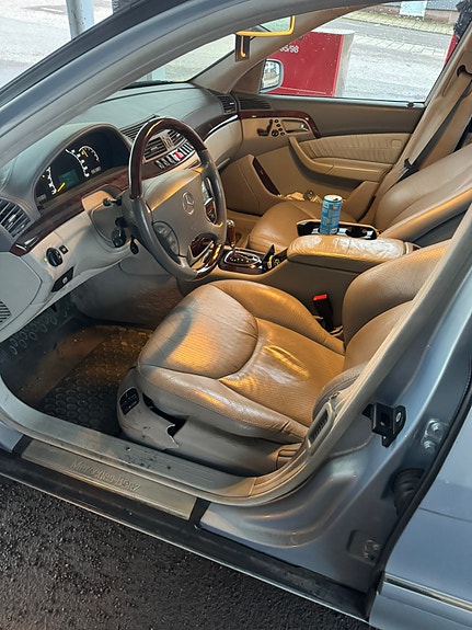 Mercedes-Benz S500 4 of 4