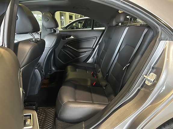 Mercedes-Benz CLA200 9 of 15