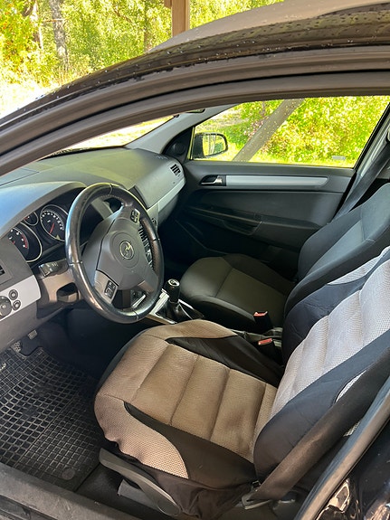 Opel Astra 4 of 5