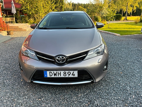 Toyota Auris 5 of 6