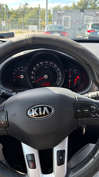 Kia Sportage 3 of 9