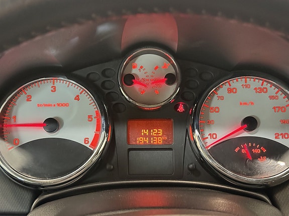 Peugeot 207 SW 12 of 22
