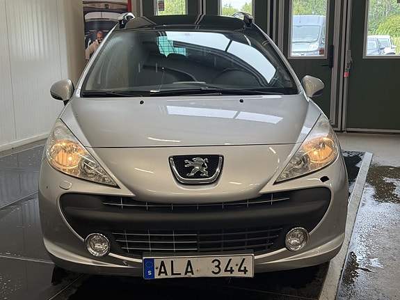 Peugeot 207 SW 8 of 22