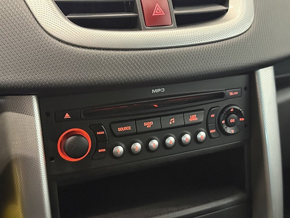Peugeot 207 SW 15 of 22